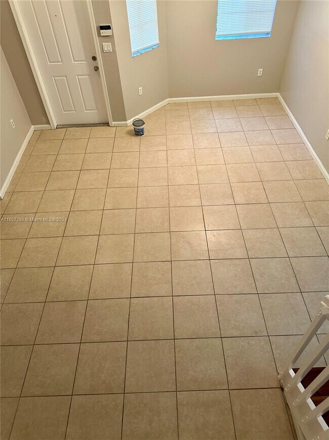 Foto del edificio - 21429 NW 13th Ct