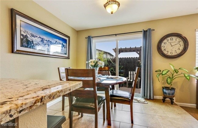 Building Photo - 3 br, 2.5 bath Condo - 939 W 19th St Unit A1