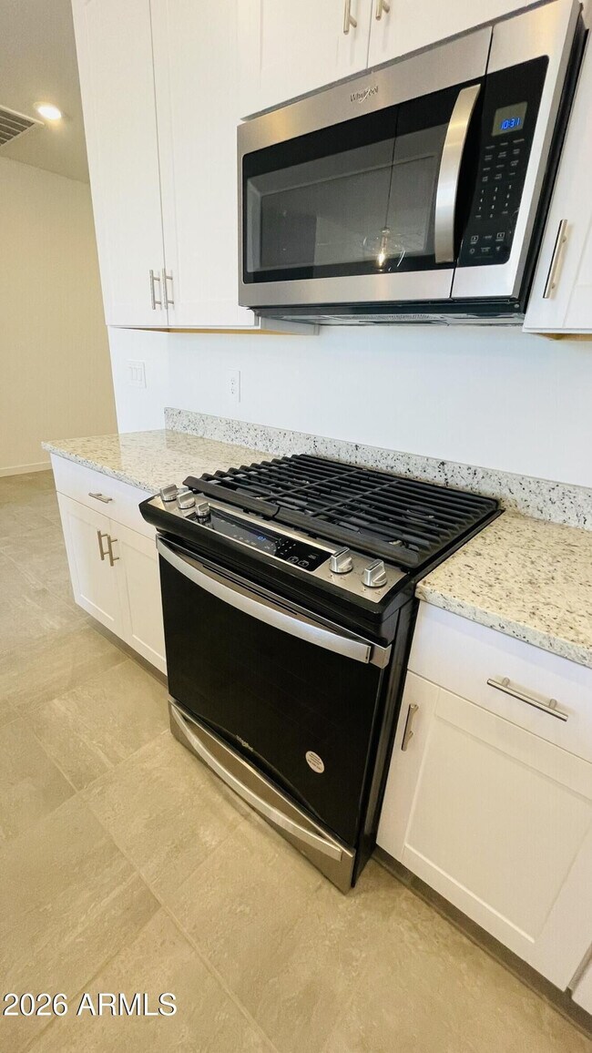Foto del edificio - 36972 W Prado St