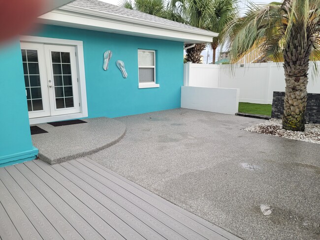 Back Patio - 438 Cardinal Ave