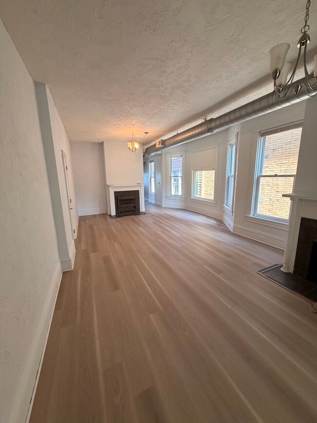 Building Photo - 128 Cohassett St