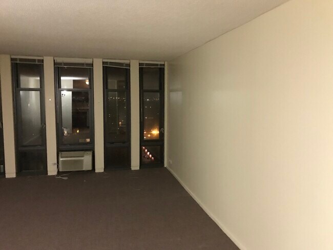 Foto del edificio - 6700 S South Shore Dr
