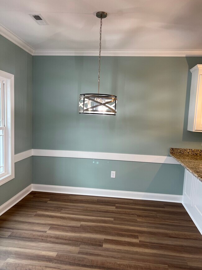 Comedor - 217 Braylock Dr
