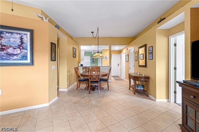 Foto del edificio - 12141 Summergate Cir
