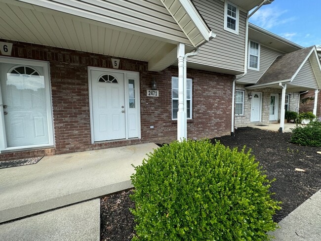 Building Photo - Available June 25, 2026!