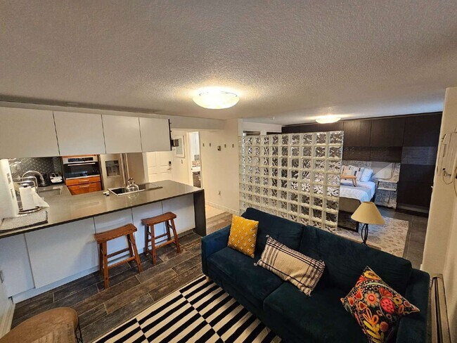 Foto del edificio - 1833 N Williams St