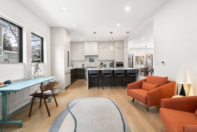 Foto del edificio - 116 Thorndike St