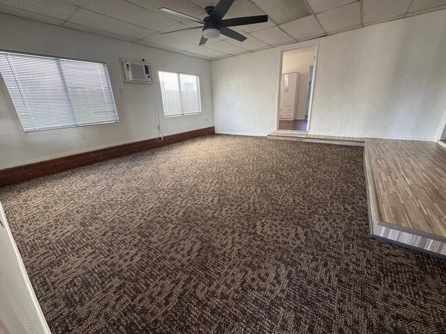 Foto del edificio - 8955 Hershey St