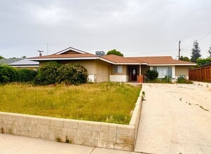 Building Photo - 208 Electra Ave