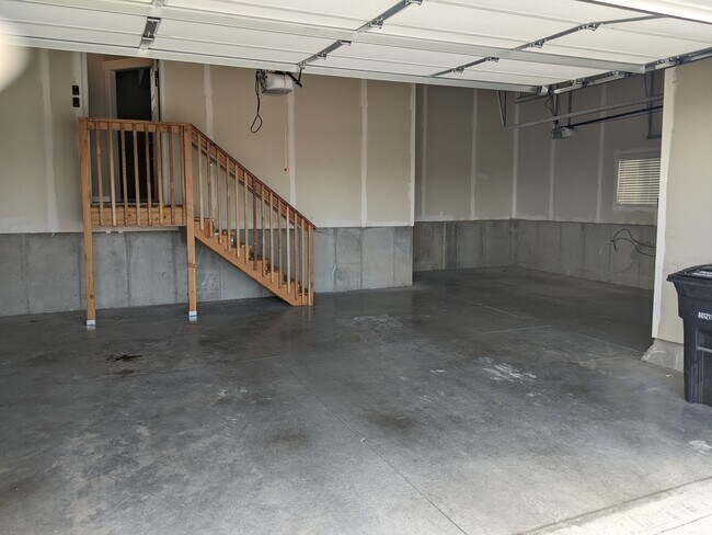 3 Car Garage - 889 E 600 N