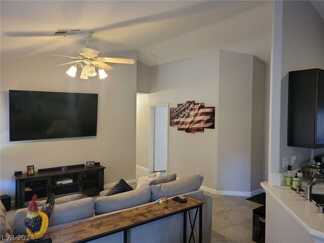 Building Photo - 325 John Henry Dr