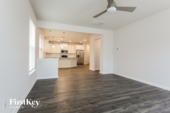 Building Photo - 703 Ridgemoor Trl