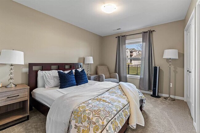Basement Bedroom - 392 Tanglewood Dr