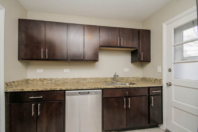 Foto del edificio - 5240 Lee St