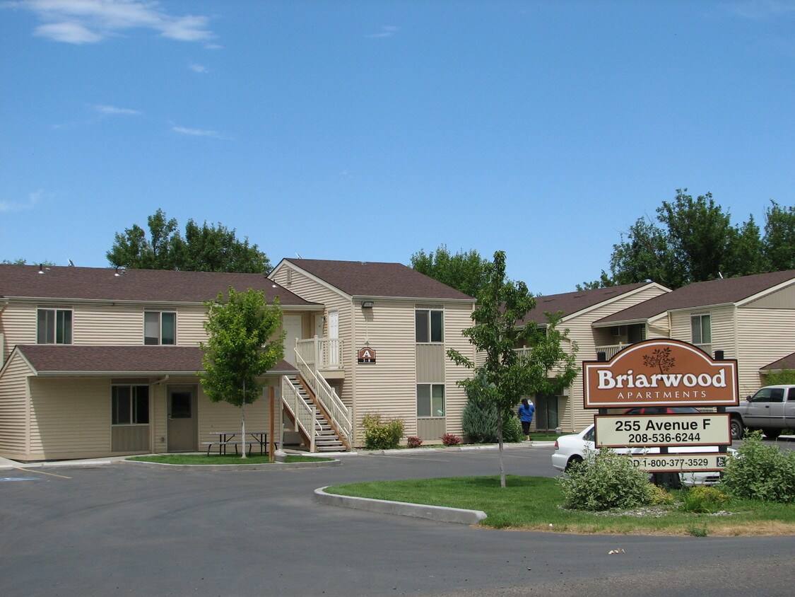 Primary Photo - Briarwood