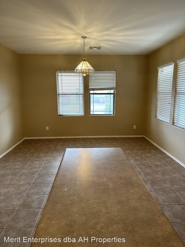 Building Photo - 3 br, 2 bath House - 44456 W EDDIE WAY