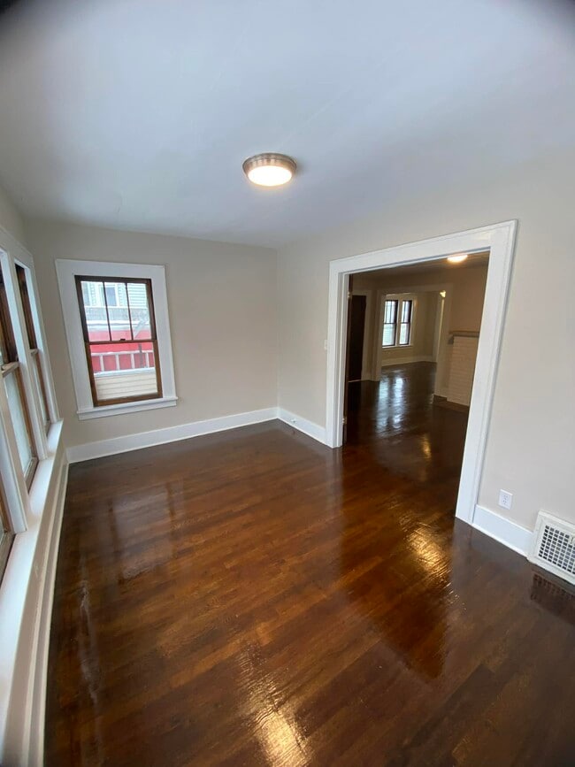 Building Photo - 2420 Plum St