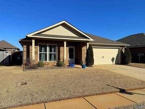 Building Photo - 121 Daymark Dr