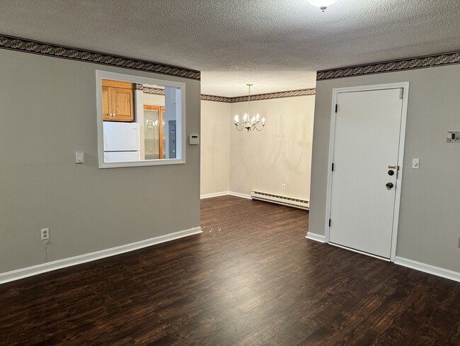 Living/Dining - 440 North Ave