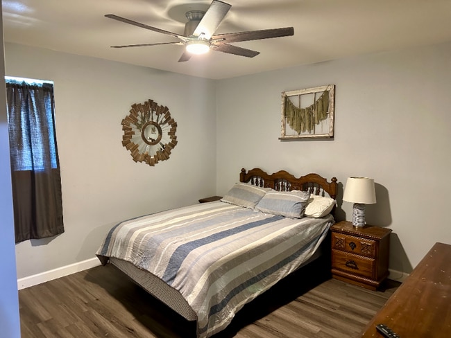 Photo - 3137 Pearl Rd House