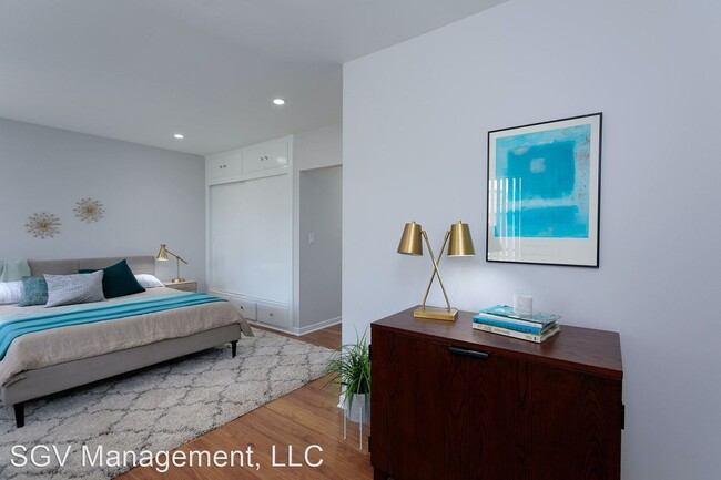 Building Photo - 530 S Los Robles Ave