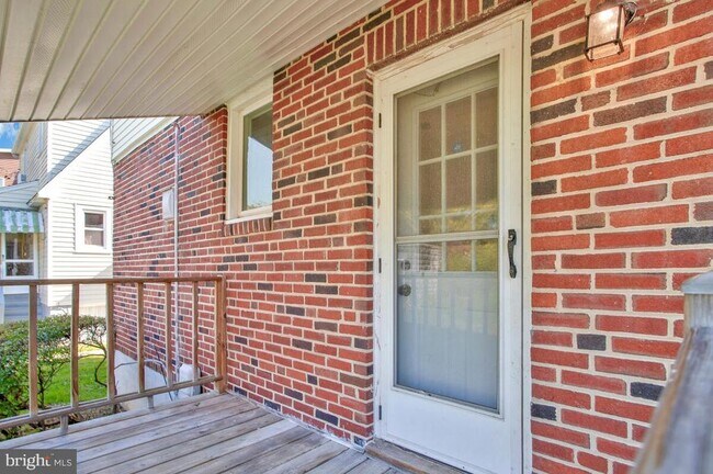 Building Photo - 5508 Sefton Ave