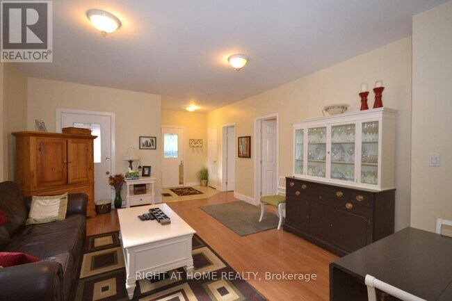 Photo du bâtiment - 5508 Osgoode Main St