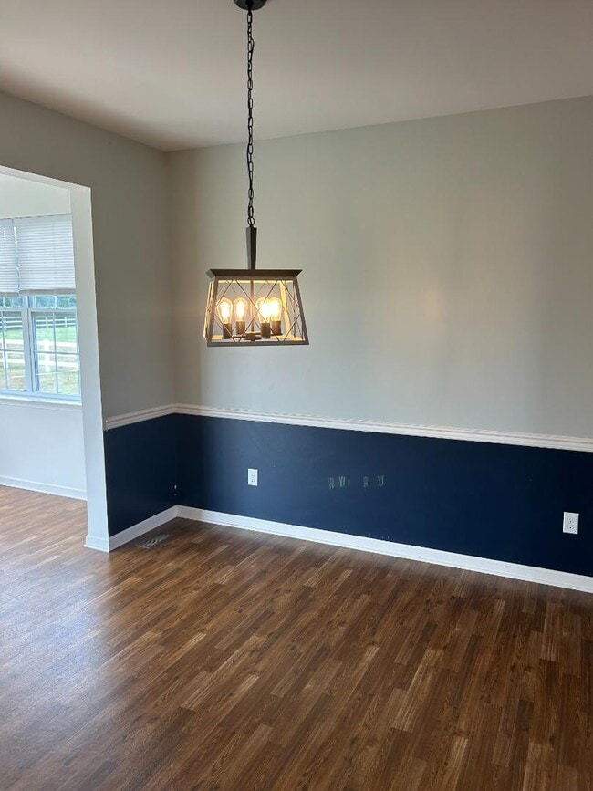 Foto del edificio - 453 Jockey Hollow Dr