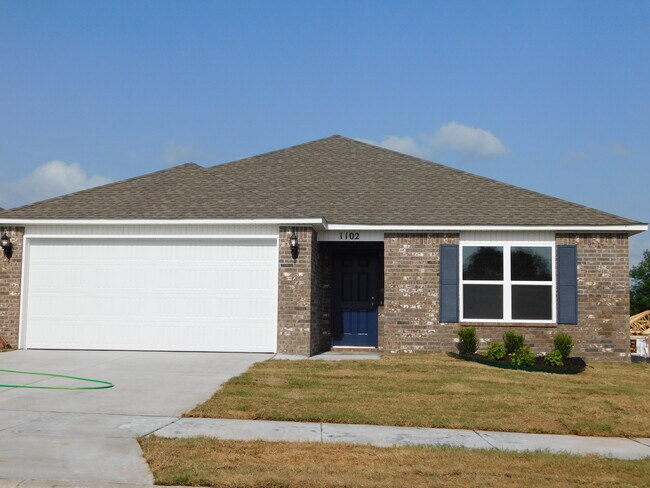 Como nuevo, excelentes 3 habitaciones, 2 baños hogar en querido Park Meadows. - 1102 S Jaybird Lane