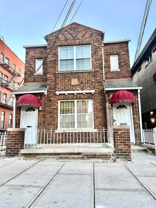 Building Photo - 1000 Palisade Ave