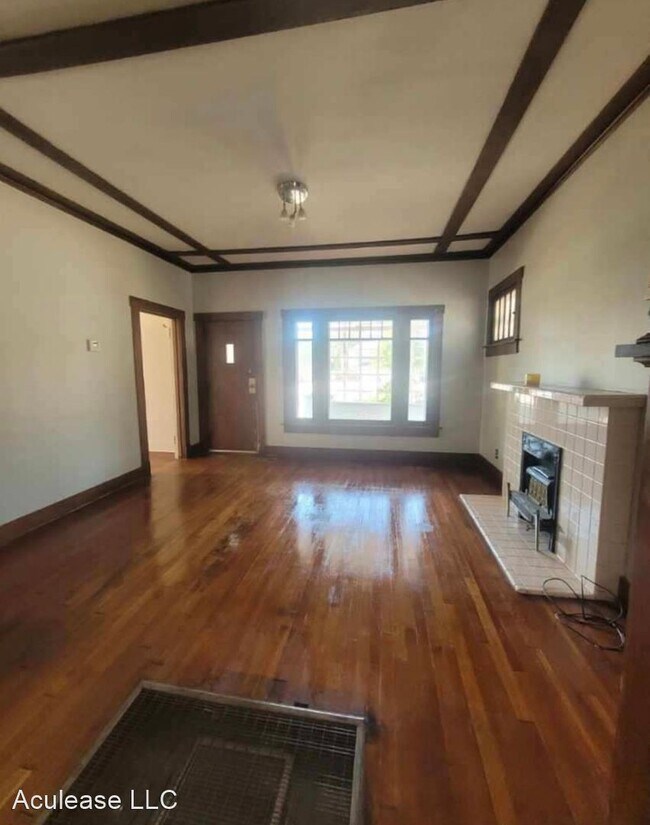 Building Photo - 2 br, 1 bath House - 200 S Main