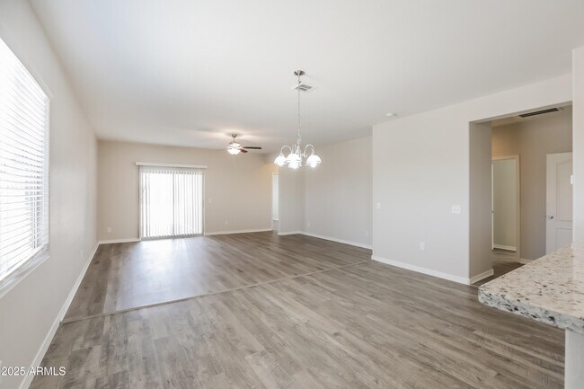 Foto del edificio - 37682 W Merced St
