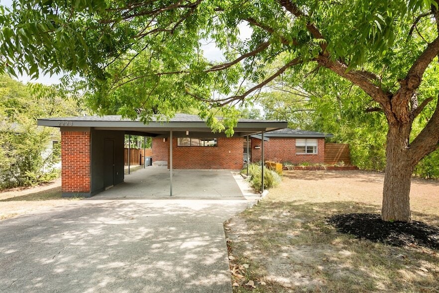 Photo - 2223 Forest Oaks Drive Unit