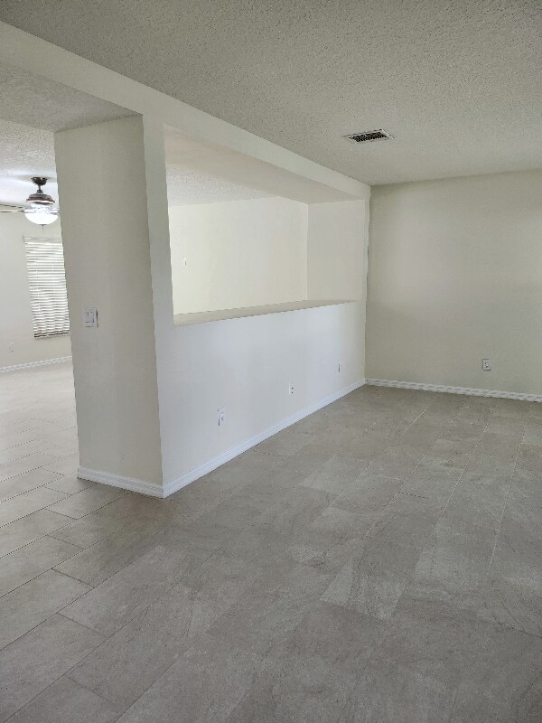 Foto del edificio - 13667 Phoenix Dr