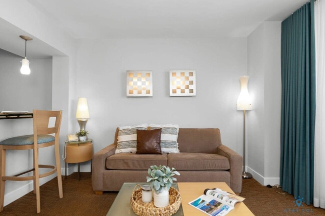 Foto del edificio - 18683 Collins Ave