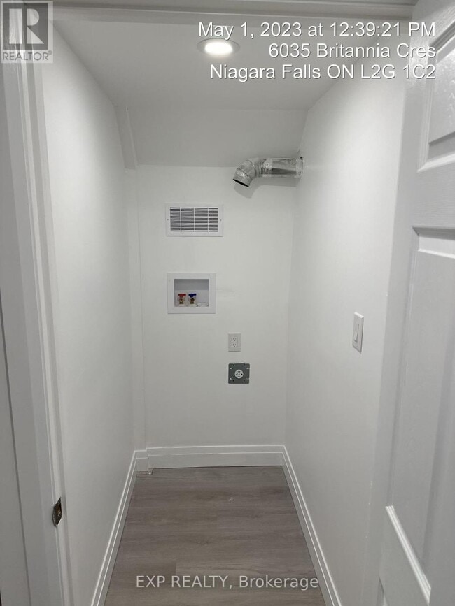 Building Photo - 6035 Britannia Crescent