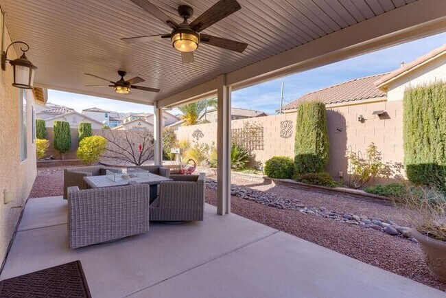 Building Photo - Fully Furnished Single-Story Gem in Gated Northwest Community!
