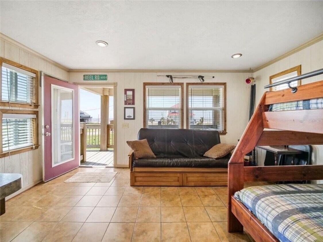 Building Photo - Vacation Home For Rent