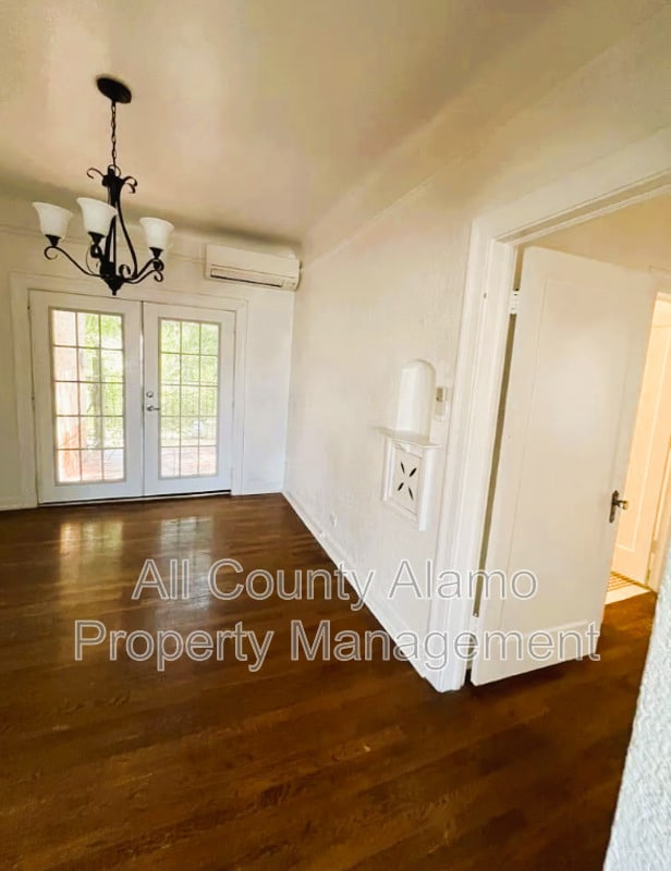 Building Photo - 507 Furr Dr