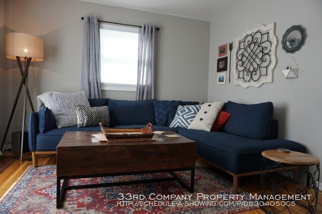 Foto del edificio - Beautifully updated home in St. Louis Park!