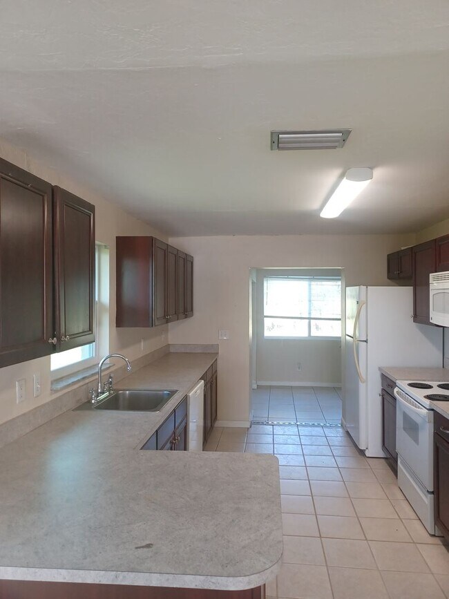Foto del edificio - 2502-2504 SW 7th Place