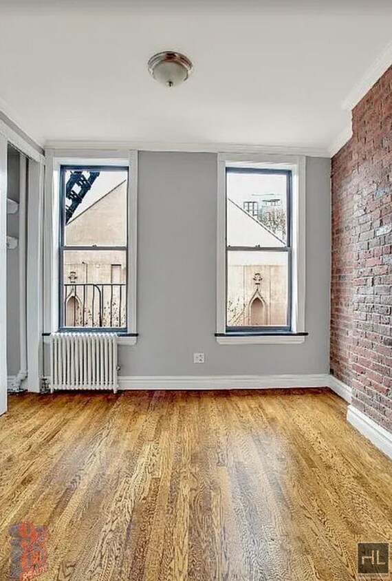 Building Photo - Mott Street