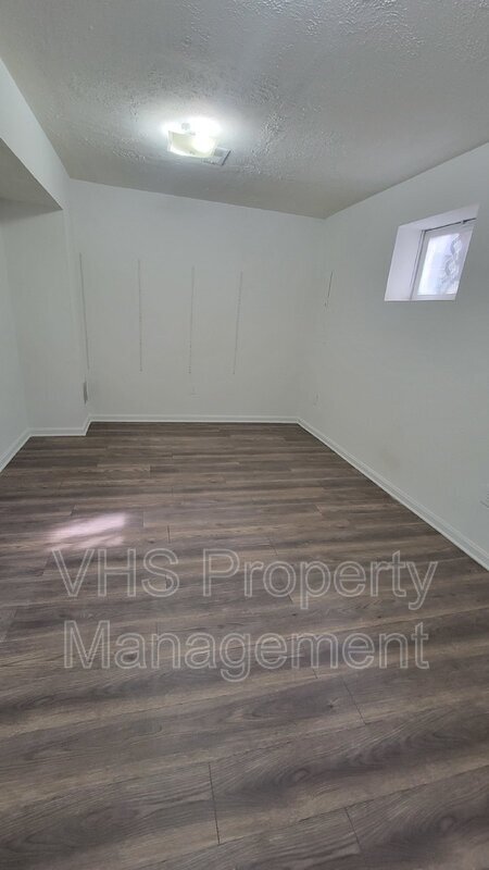 Foto del edificio - 553 Highland Towne Ln