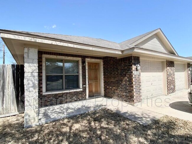 Building Photo - 216A Andy Ln