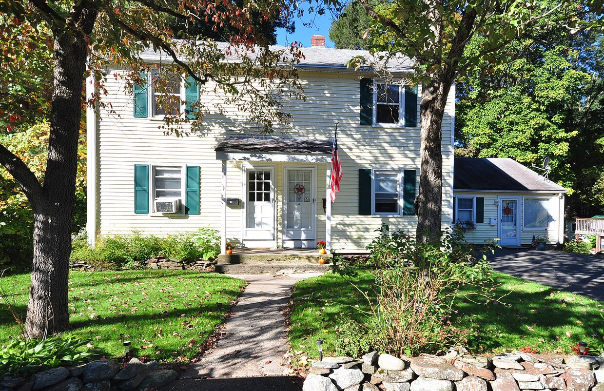 95 Perry St, Farmington, CT 06085 Apartments in Farmington, CT