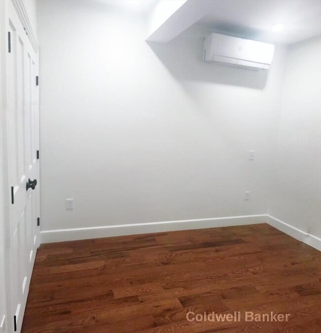 Building Photo - 1776 Beacon St