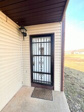 Building Photo - 110 Country Villa Ln