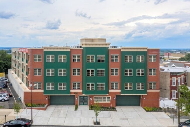 Building Photo - Bergen Arms