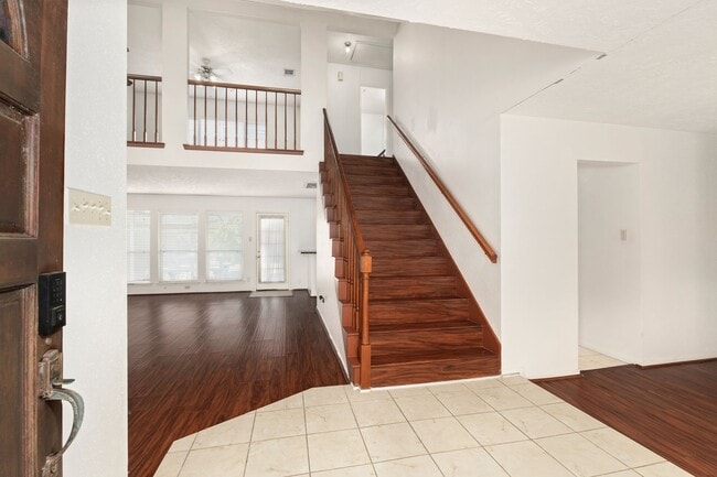 Building Photo - 3118 Kempwood Dr