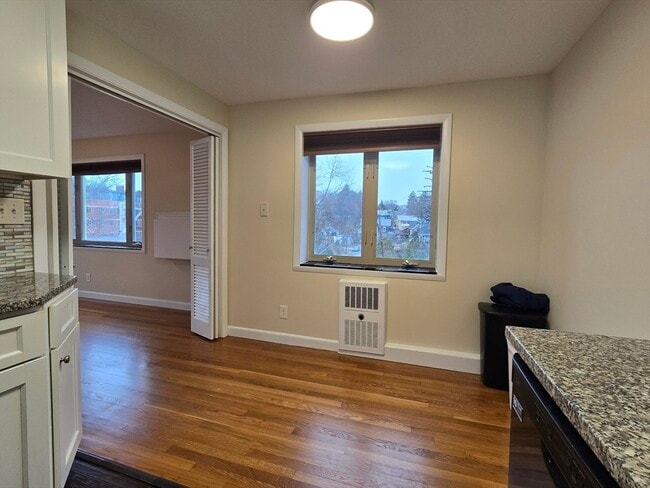 Foto del edificio - 114 Pleasant St